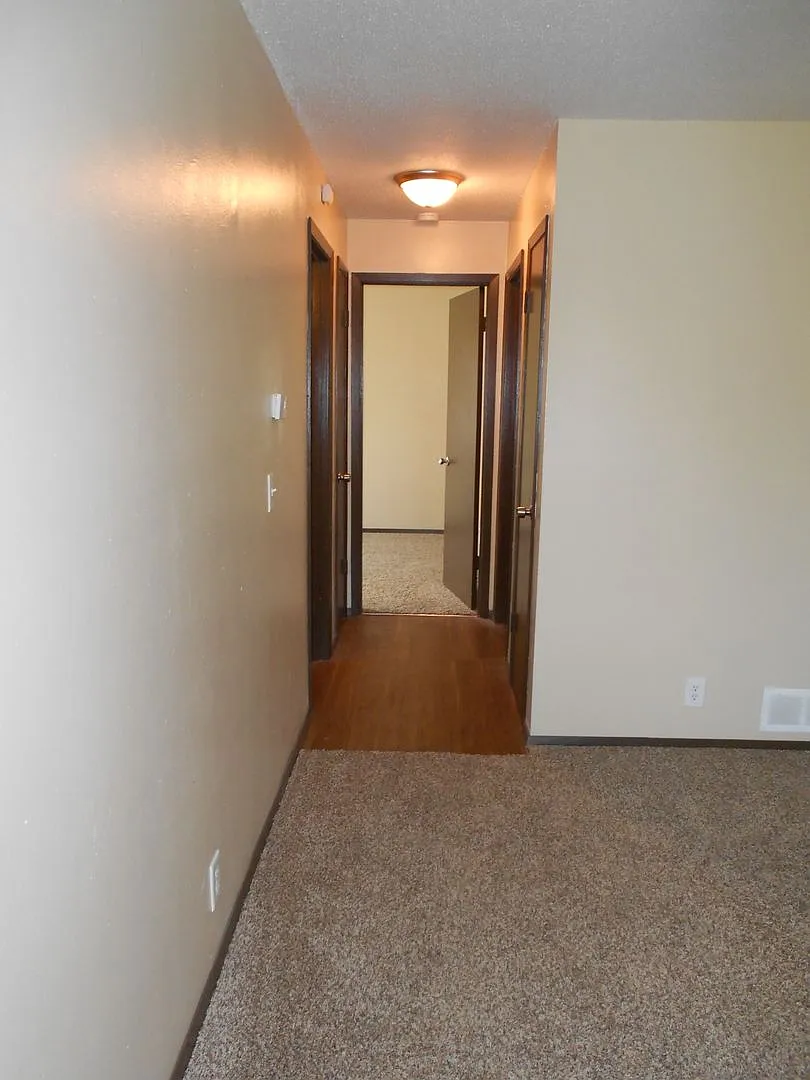 Central Avenue Apartments — Photo 4