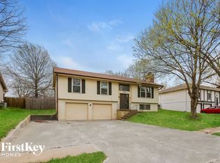8109 N Serene Ave, Kansas City, MO 64152