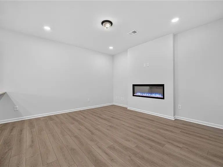58 Jacobs Farm Ln — Photo 7