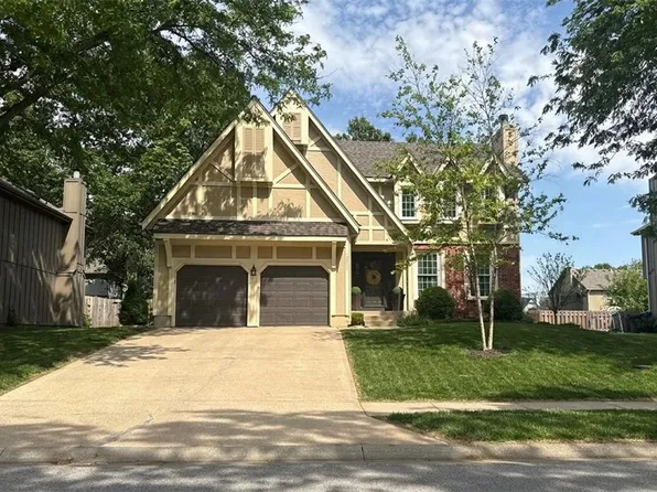 12037 S Hallet St, Olathe, KS 66062