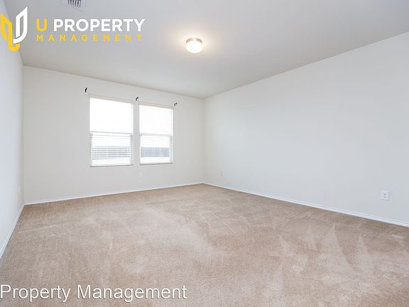 4th image of 1021 Jonius Creek Dr