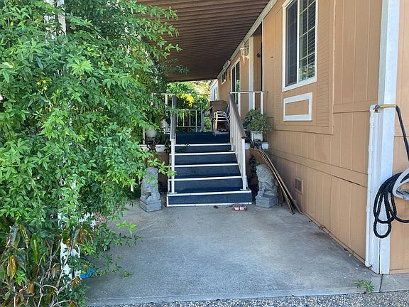 2nd image of 3145 Oakbridge Dr #3145