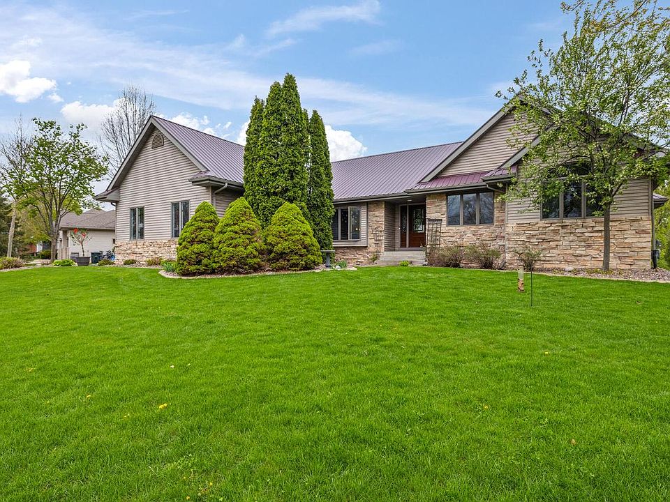 1st image of 135 Pinnacle DRIVE