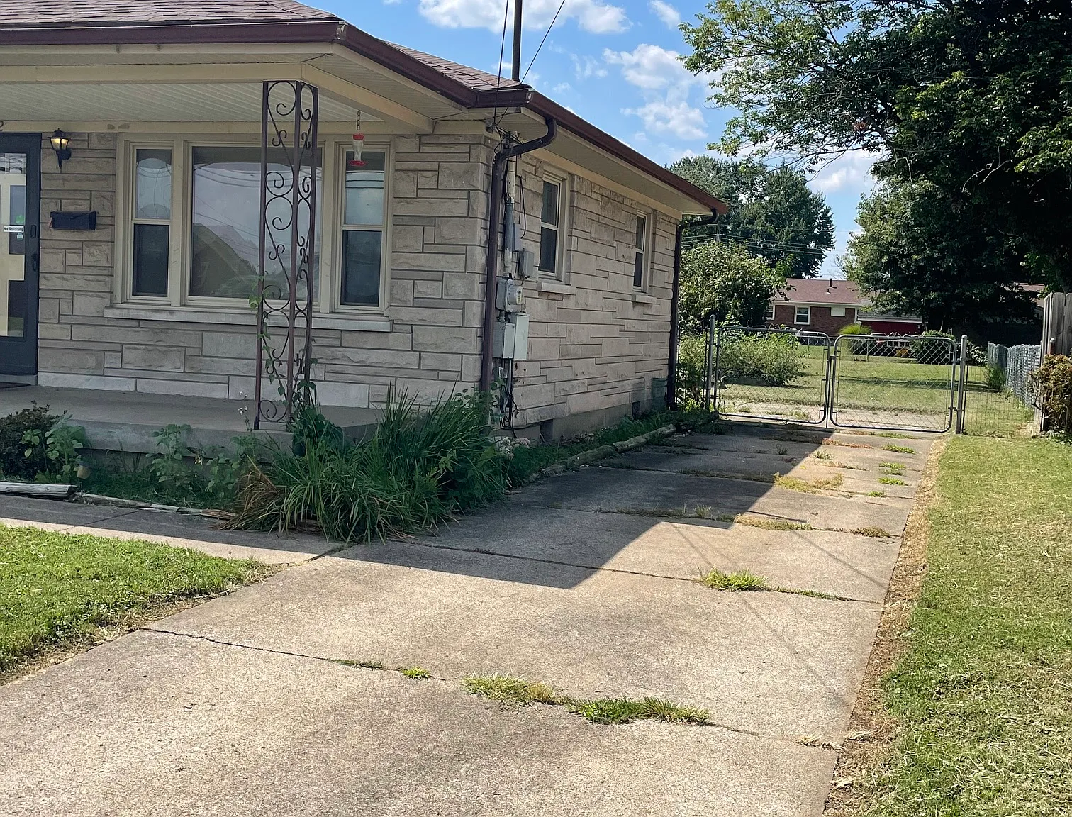 3 bed, 1025 sqft, $1,450 — Photo 2