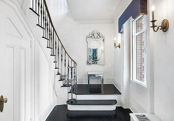 2nd image of 171 W 71st St #87