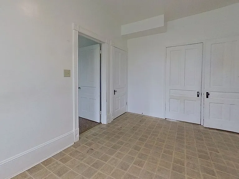 2801 Bridgeview Rd — Photo 4