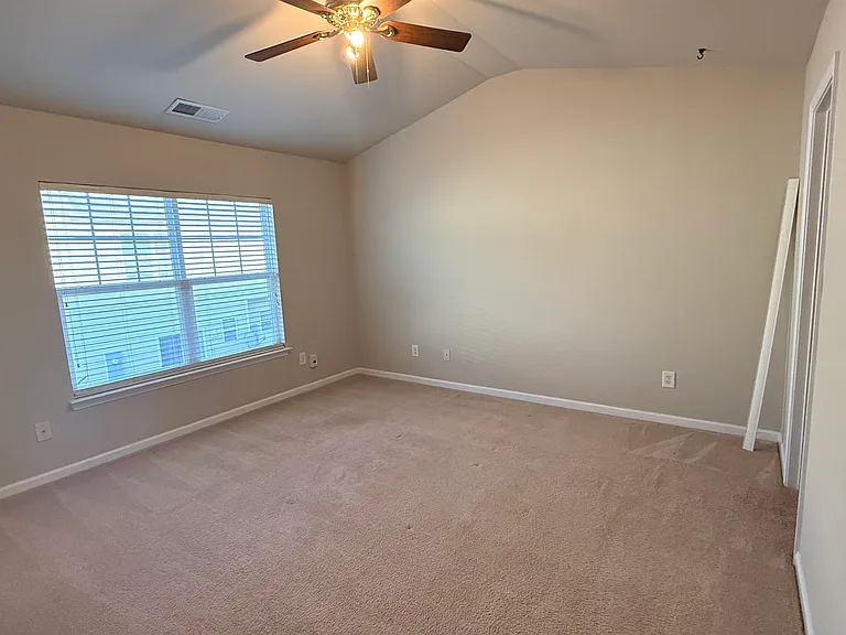 12668 Persimmon Tree Dr — Photo 11