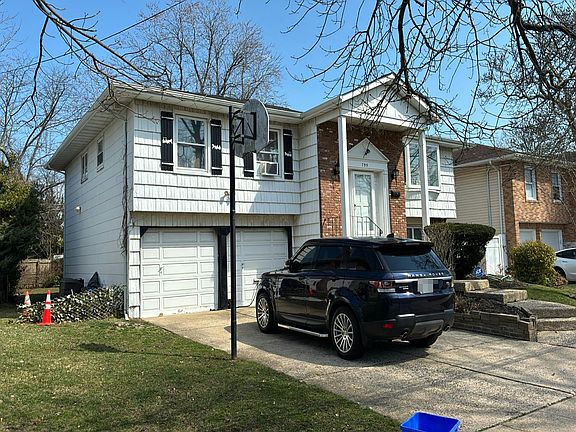 3rd image of 795 Imperial Dr