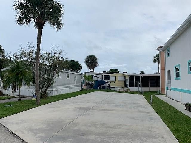 1st image of 1025 Nettles Blvd