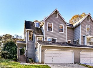 8916 Saint Pierre Ln, Charlotte, NC 28277