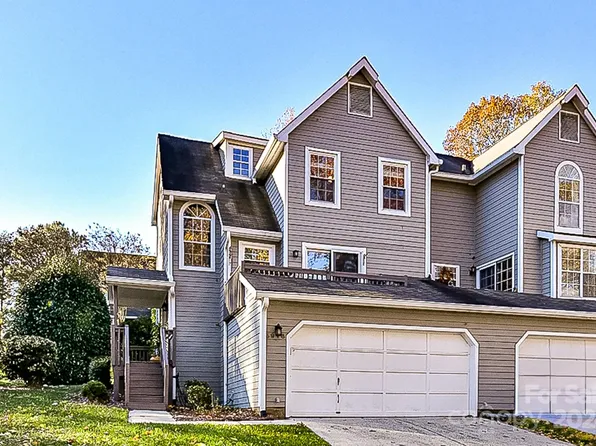 8916 Saint Pierre Ln, Charlotte, NC 28277