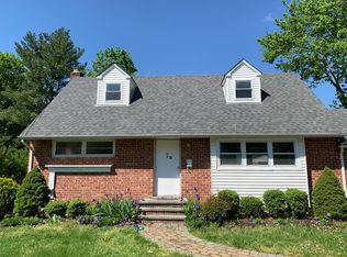 6 Marvin Ln, Commack, NY 11725