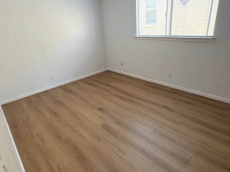 230 Park Ave #3 — Photo 11