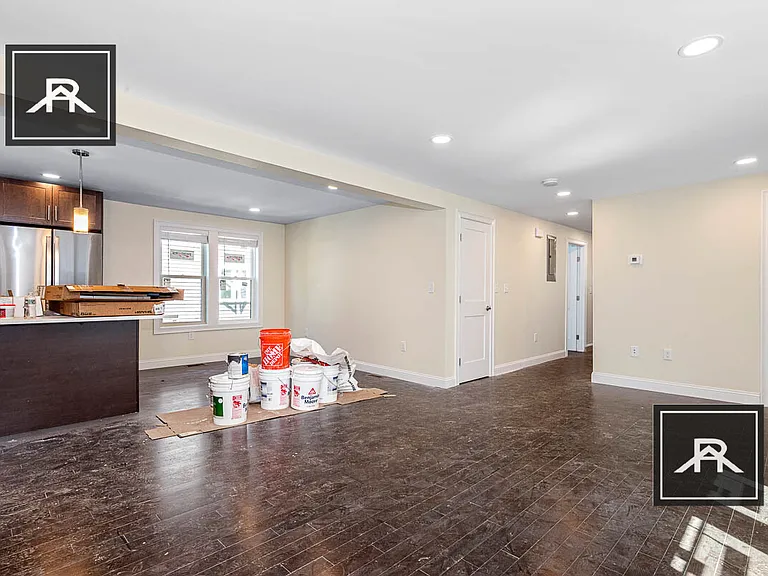 70-72 Stanley Ave #1 — Photo 24