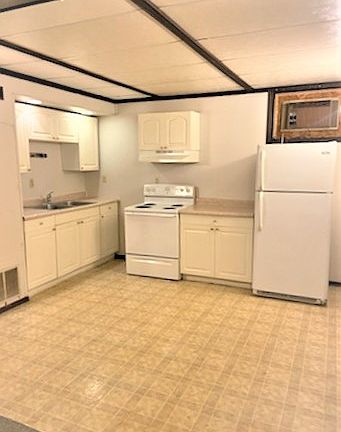 3rd image of 830 W Church St #6