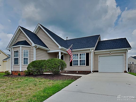 2nd image of 2031 Wexford Way