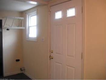 5th image of 429 Woodford St
