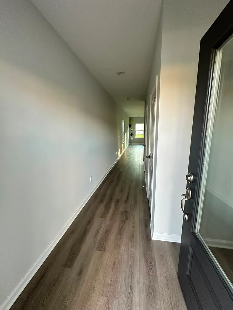 4 bed, 2.5 bath, 2200 sqft, $2,300 — Photo 4