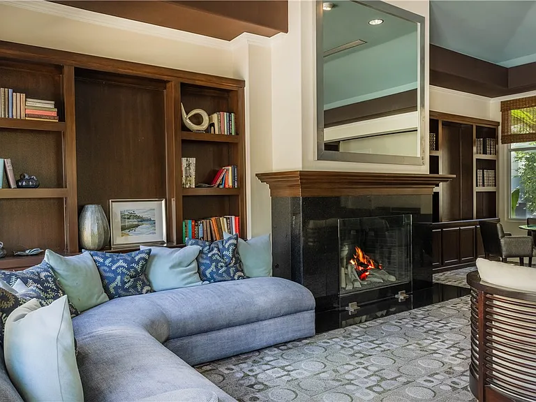 2233 Martin #108 — Photo 17