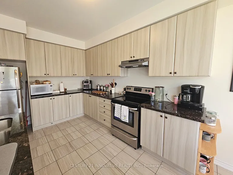 219 Northglen Blvd — Photo 6