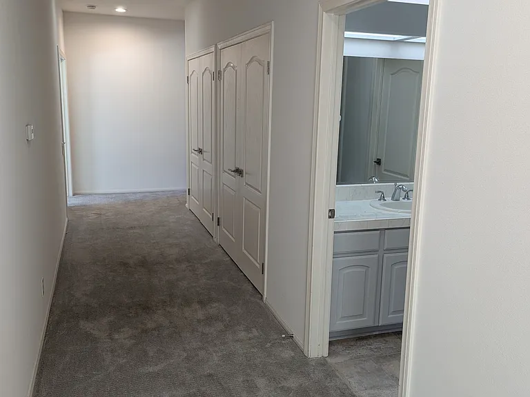 301 Roosevelt Ave — Photo 8