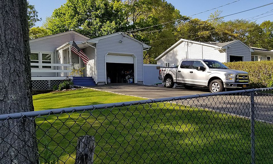 1st image of 131 Hanson Pl
