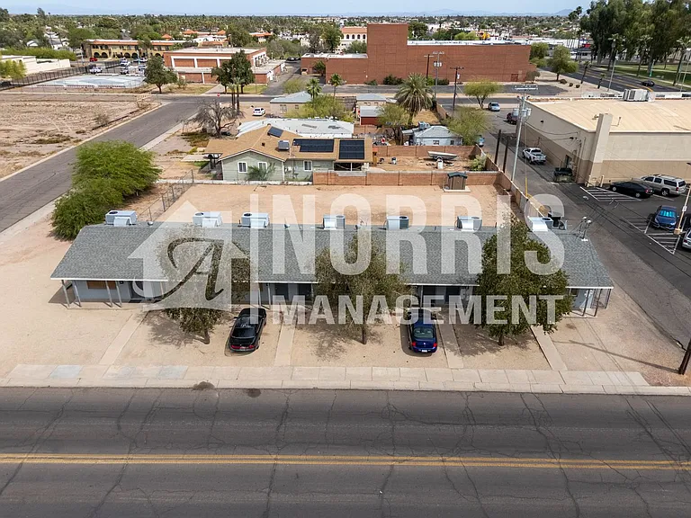 710 N Olive Ave — Photo 34
