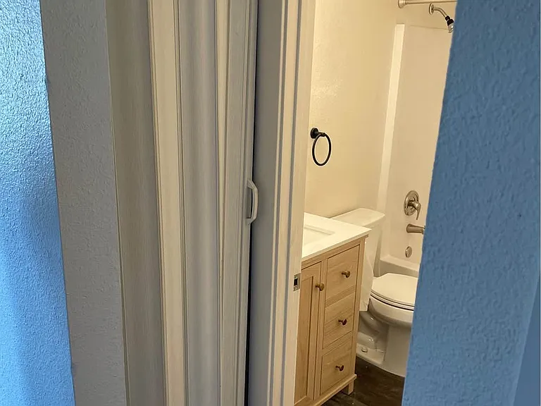 220 W Emerson Ave #9 — Photo 9