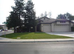 10101 Brookline Woods Dr, Bakersfield, CA 93312