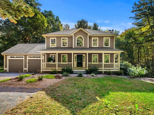 358 Groton St, Dunstable, MA 01827
