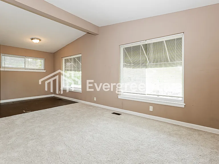 68 Belmont Dr — Photo 3
