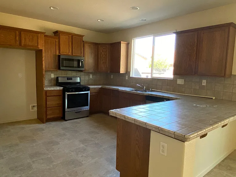 204 Arista Ct — Photo 8