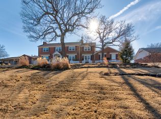 614 Oak Ridge Dr, Sand Springs, OK 74063