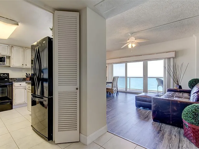 880 Mandalay Ave #601 — Photo 14