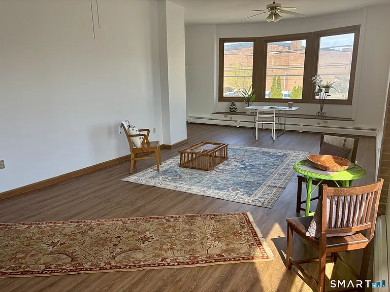 68 E Main St #FRONT — Photo 3