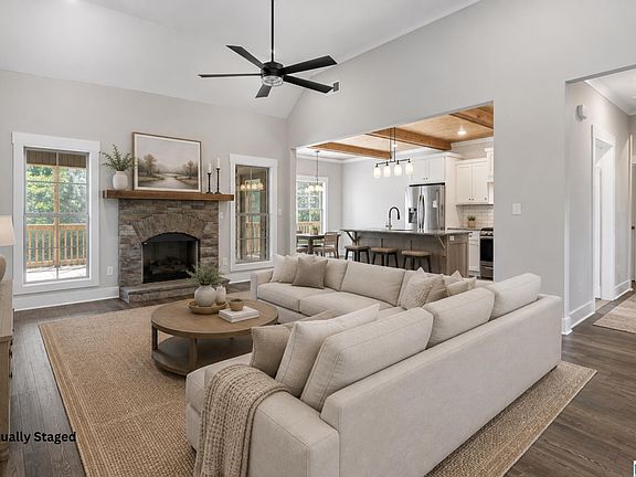 3rd image of 1047 Creel Dr