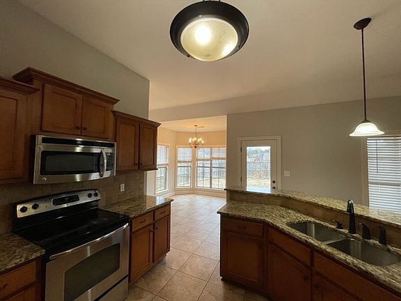 4th image of 2664 Russum Dr