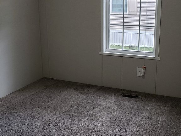 3rd image of 516 Courtland Ln #81