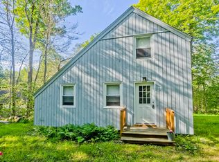 27 Stones Throw Dr, Tolland, MA 01034