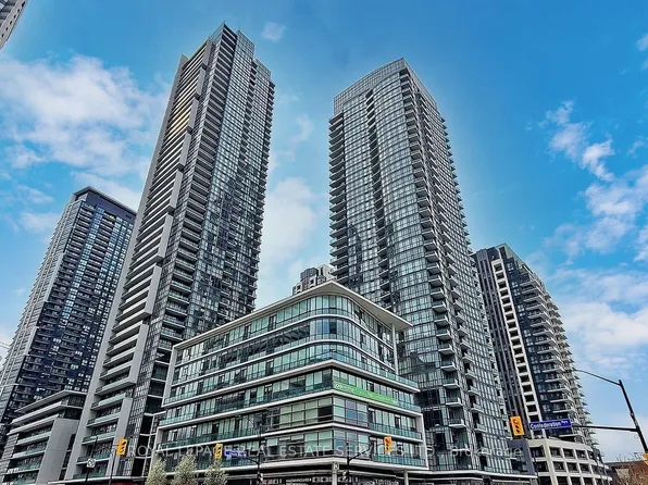 4070 Confederation Pkwy #2909, Mississauga, ON L5B 0E9