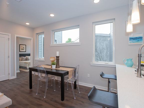 3rd image of 1534 Ridge Ave #502