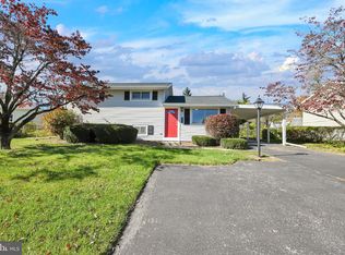 305 Canary Cir, York, PA 17404