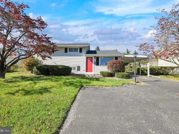 305 Canary Cir, York, PA 17404