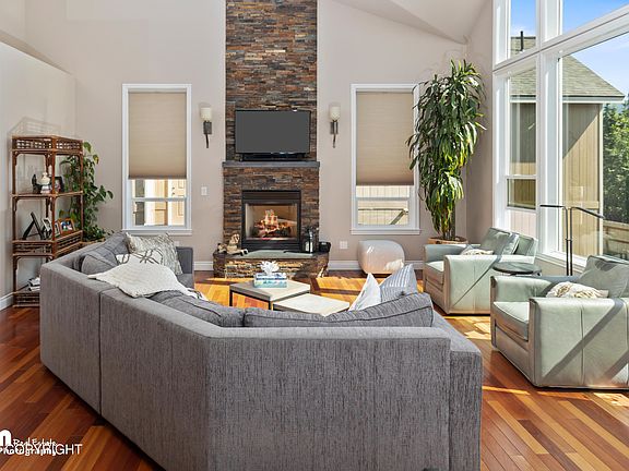 3rd image of 16124 Rosenburg Cir