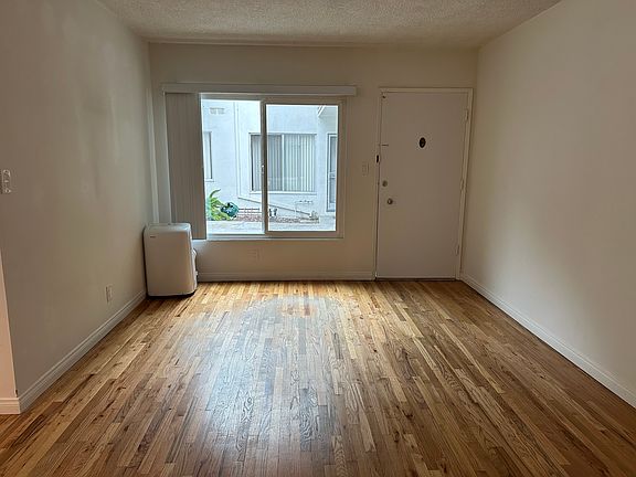2nd image of 2320 Glendale Blvd #6