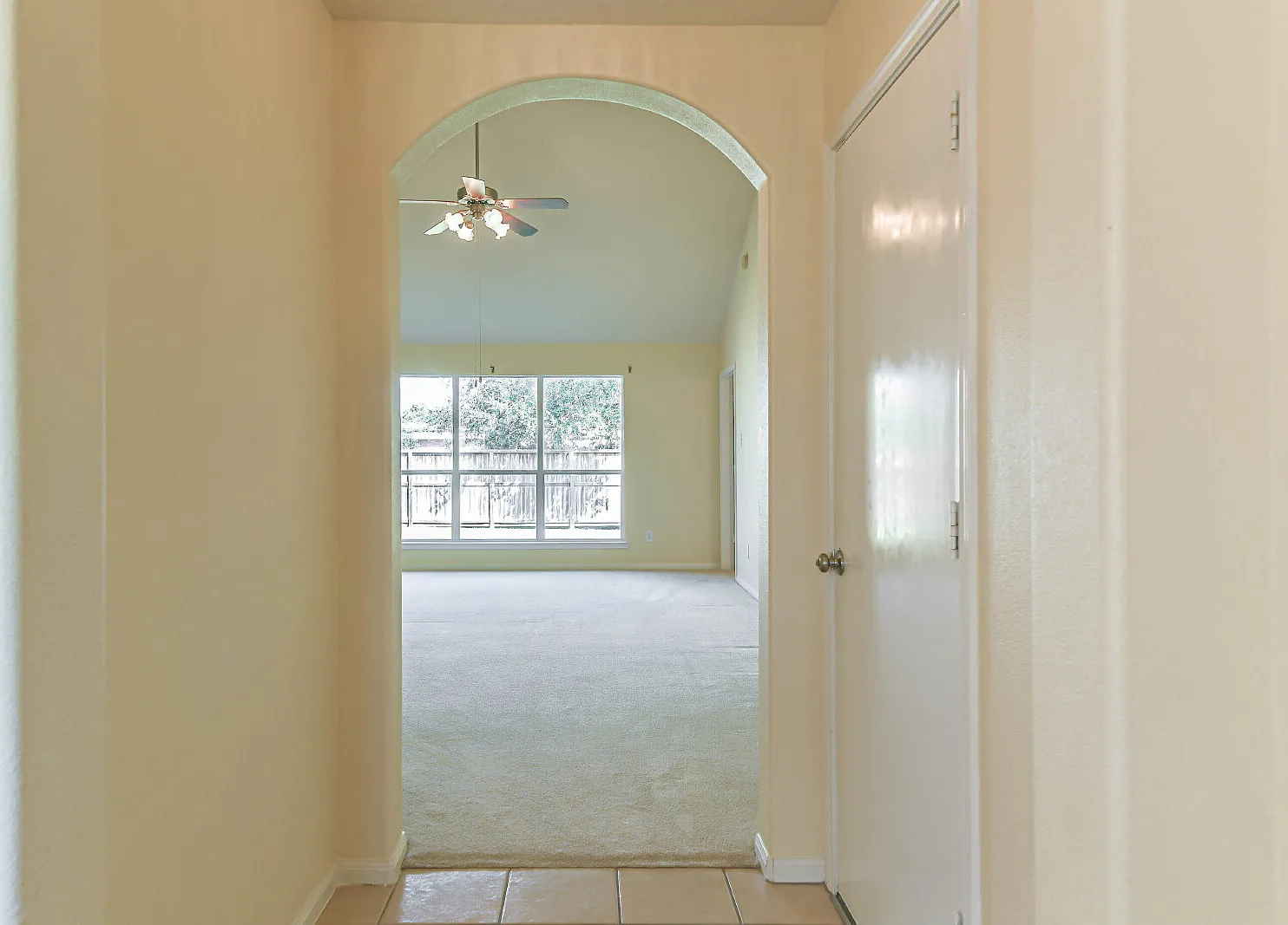 3 bed, 2.0 bath, 1541 sqft, $2,000 — Photo 4