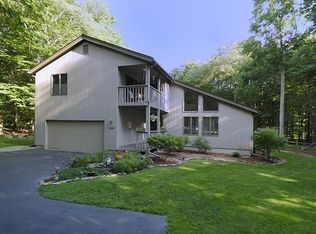 106 Senate Brook Dr, Amston, CT 06231