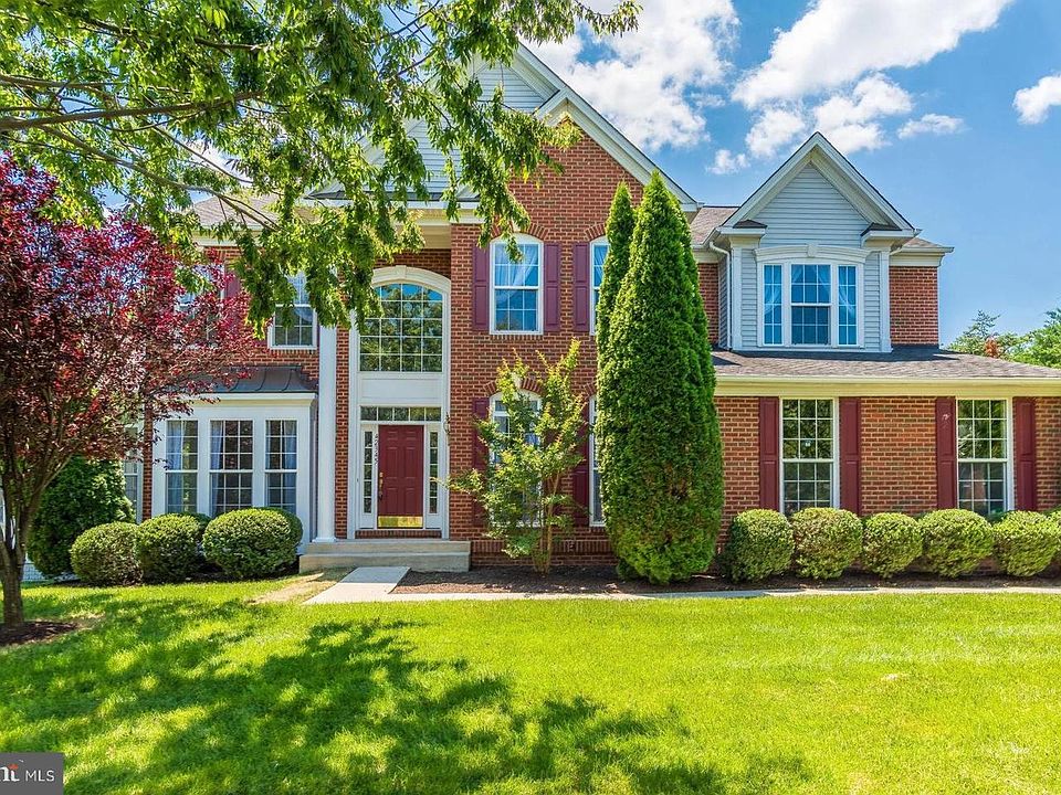 1st image of 42345 Astors Beachwood Ct