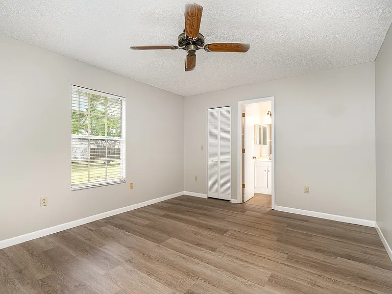 1112 Malone St NW — Photo 16