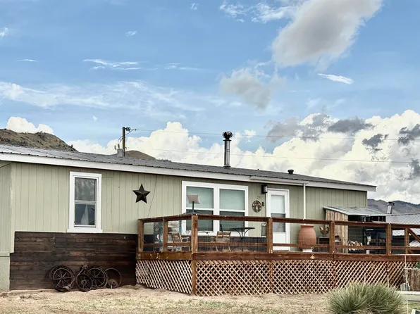 29 Mountain Meadow Rd, Laramie, WY 82070